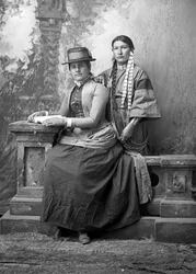 Sternschnuppe, Dakota, und ihre Schwester, 1880er Jahre